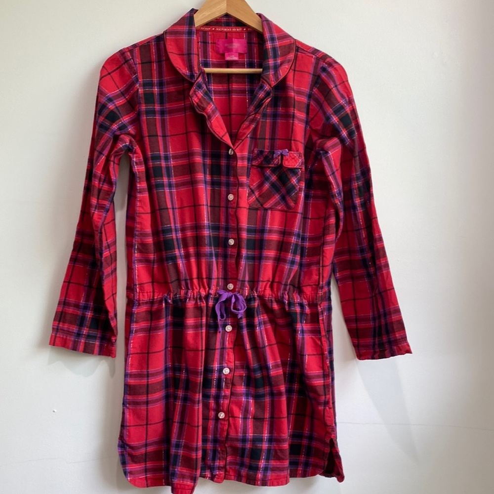 Victoria’s Secret sleeping shirt size medium
